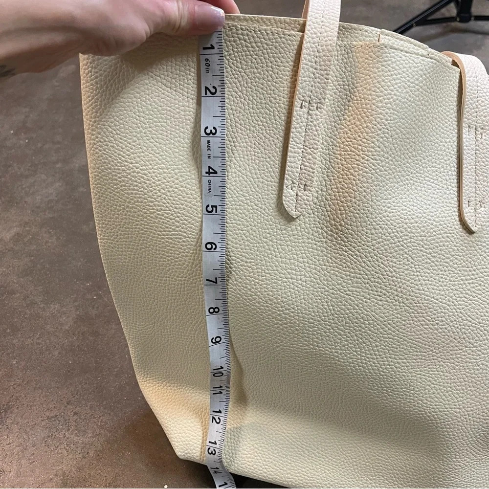Ulta Beauty Overnighter Weekend Tote Bag Cream Shoulder Strap - Picture 8 of 8